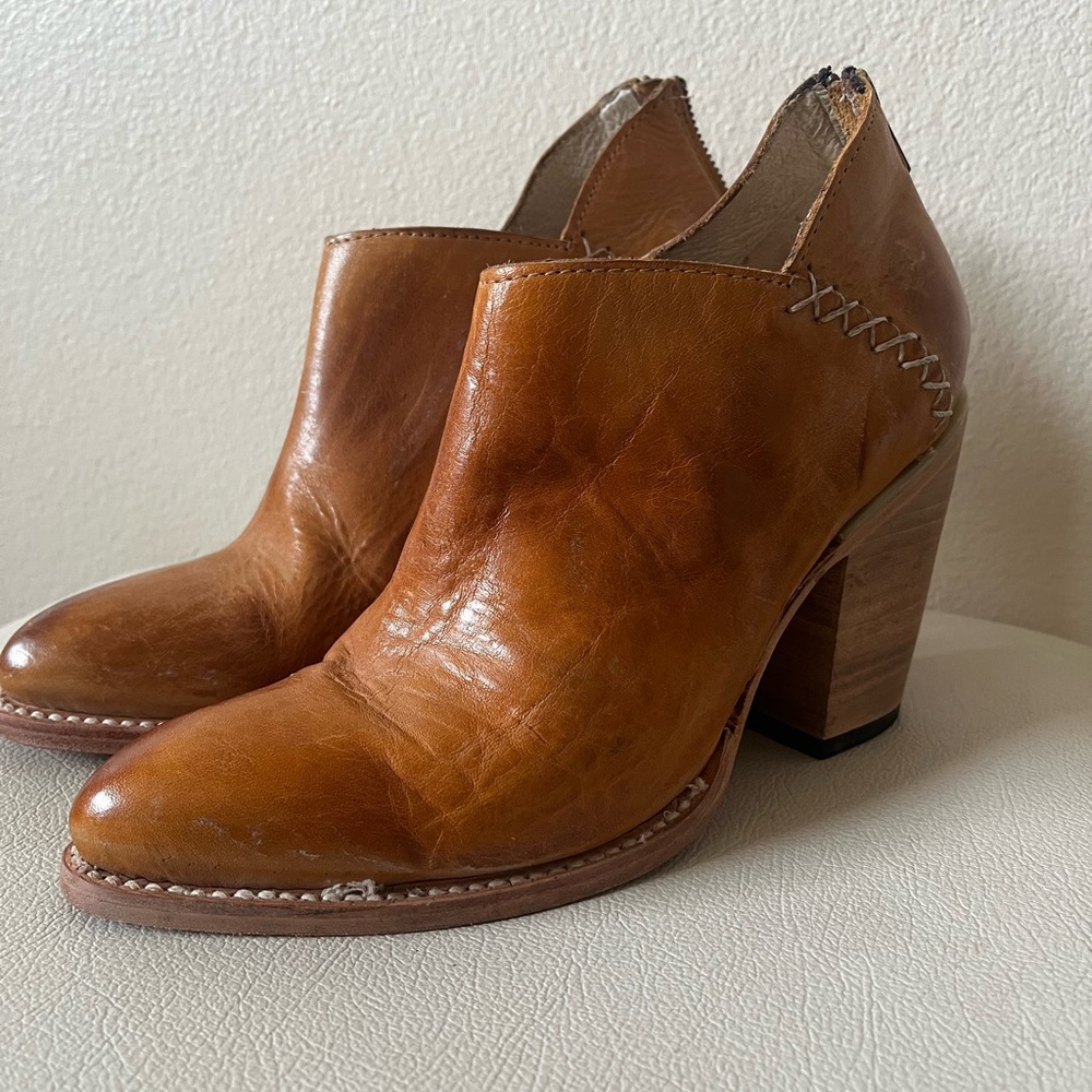 Freebird by Steven Steel Distressed Tan Leather Ankle Booties Women’s Size 10 - Picture 2 of 10